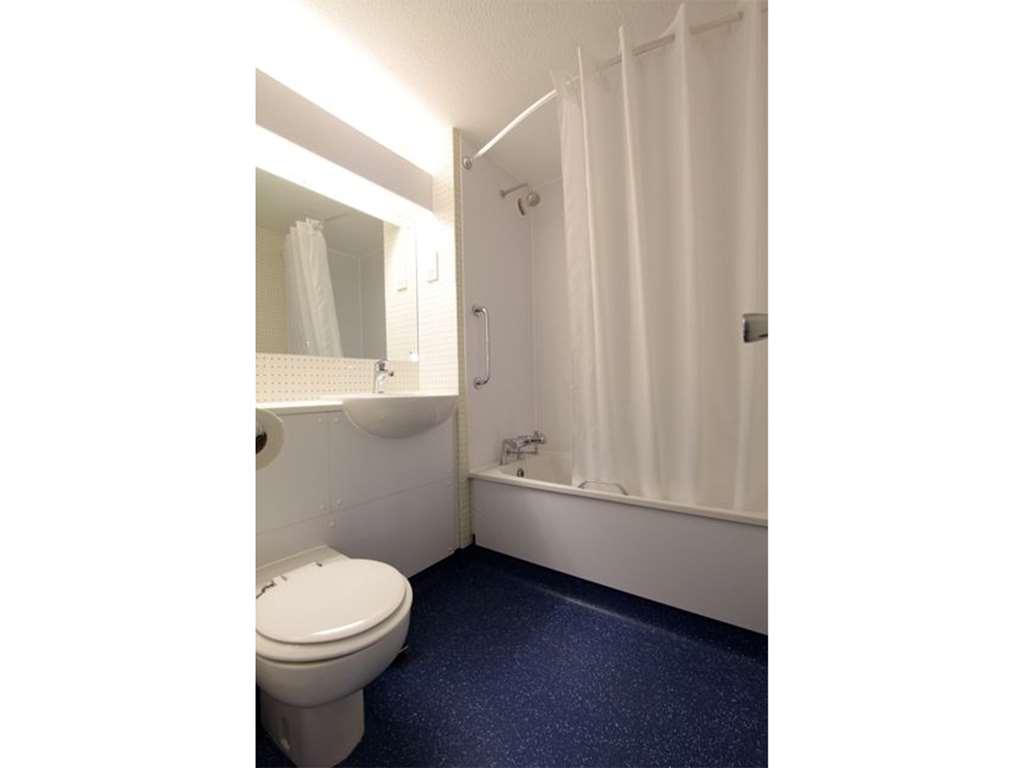 Travelodge Preston Chorley 촐리 객실 사진